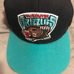 Vancouver Grizzlies Mitchell and Ness SnapBack Hat